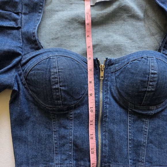 Elegant Blue Denim Crop Top with Puff Sleeves - Picture 5 of 7